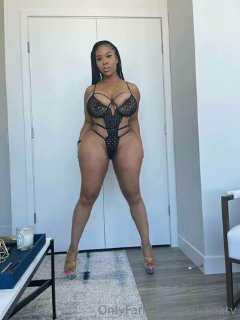 Full leaked Aryana adin private onlyfans photo
