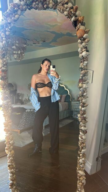 Full leaked Bella thorne private onlyfans photo