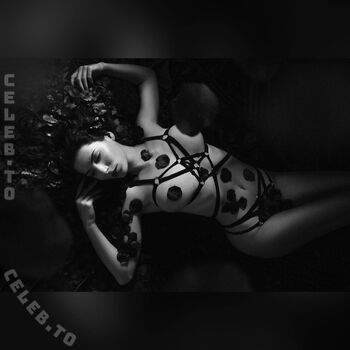 Full leaked Caro petitemodel page private onlyfans photo