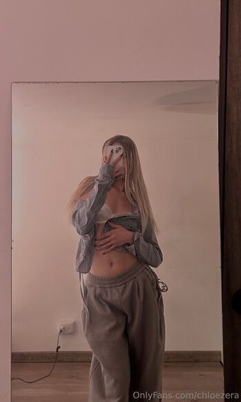 Full leaked Chloezera private onlyfans photo