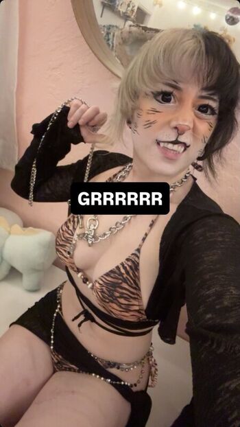 Full leaked Cubecosplay private onlyfans photo