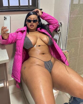 Full leaked Cyan bouje private onlyfans photo