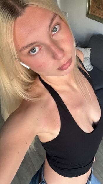 Full leaked Dasha kononyukk private onlyfans photo