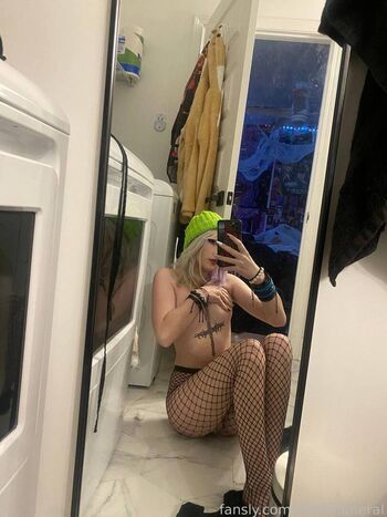 Full leaked Destizzle private onlyfans photo