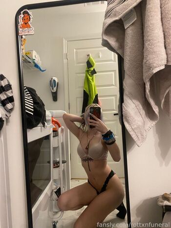 Full leaked Destizzle private onlyfans photo