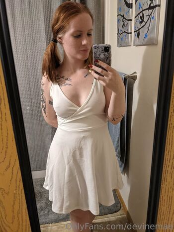 Full leaked Devinemae private onlyfans photo