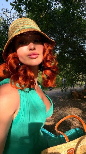 Full leaked Elley duhe private onlyfans photo