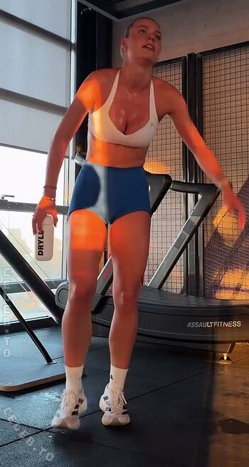 Full leaked Emilia bte private onlyfans photo