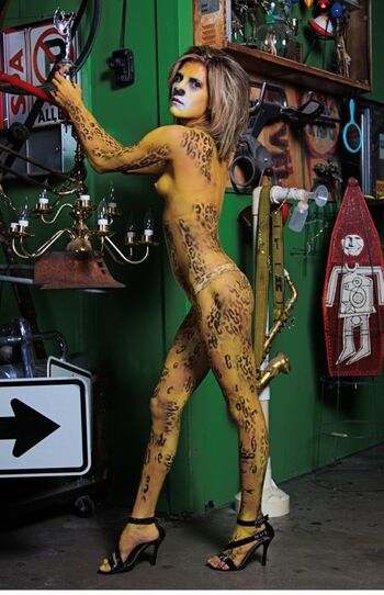 Genevieve04k