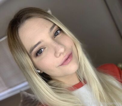 Full leaked Kennajamesx private onlyfans photo