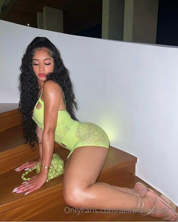 Full leaked Lalatheislandgal private onlyfans photo