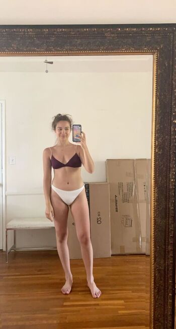 Full leaked Laufey private onlyfans photo
