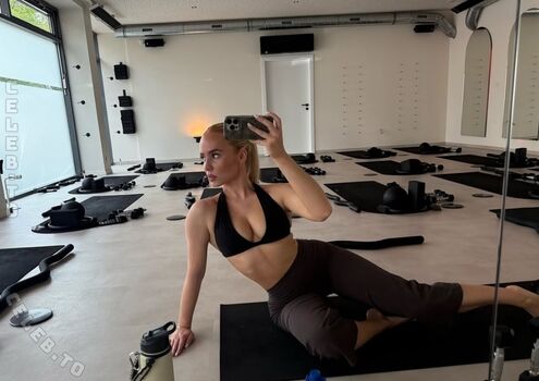 Full leaked Lilycharlottevoss private onlyfans photo