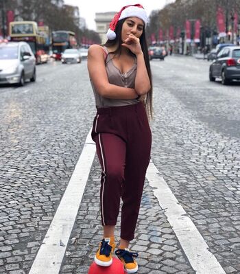 Full leaked Lisa zimouche private onlyfans photo