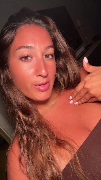 Full leaked Maggie private onlyfans photo