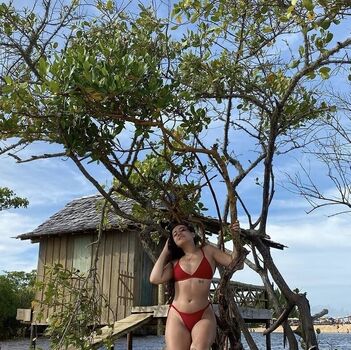 Mayara V