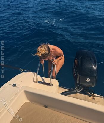 Full leaked Mia bender private onlyfans photo