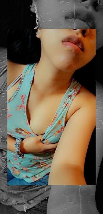 Full leaked Milf vlee private onlyfans photo