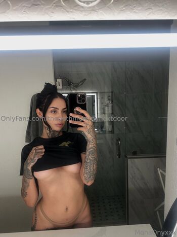 monaonyxxx