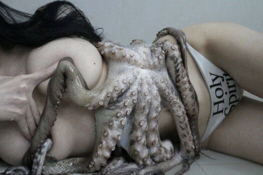 Full leaked Mori cum private onlyfans photo