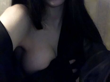 Full leaked Mori cum private onlyfans photo