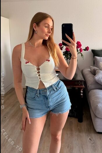 Full leaked Naadine private onlyfans photo