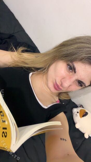 Naomi Blond
