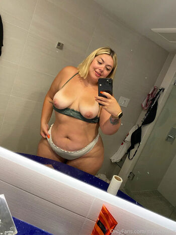 Full leaked Officialmysticbeing private onlyfans photo