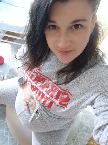 Full leaked Pregnantgothmama private onlyfans photo