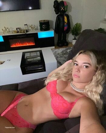 Full leaked Sarahfuckingsnyder private onlyfans photo