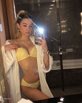 Full leaked Sarahfuckingsnyder private onlyfans photo