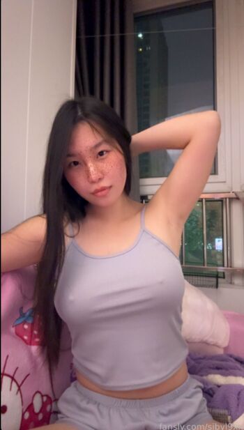We Need To See More Her *Sibylcutie*