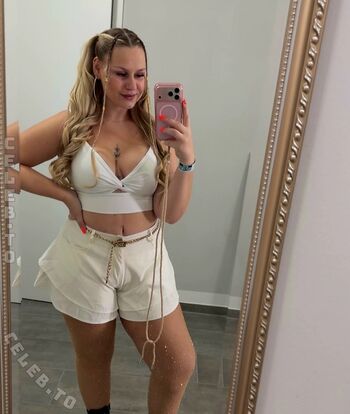 Full leaked Wollnys private onlyfans photo